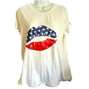 Women’s Patriotic USA Flag Lips Print Graphic Tee Size L